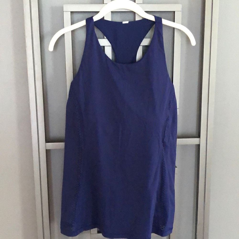 Lululemon Navy fitness top with Built-in bra mesh insert 8